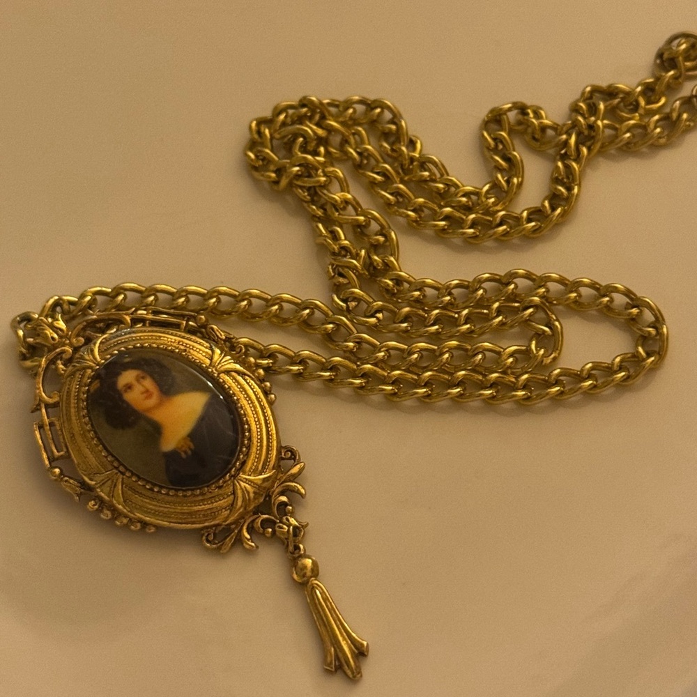 Vintage ART Cameo Pendant/Brooch Necklace - Picture 11 of 15